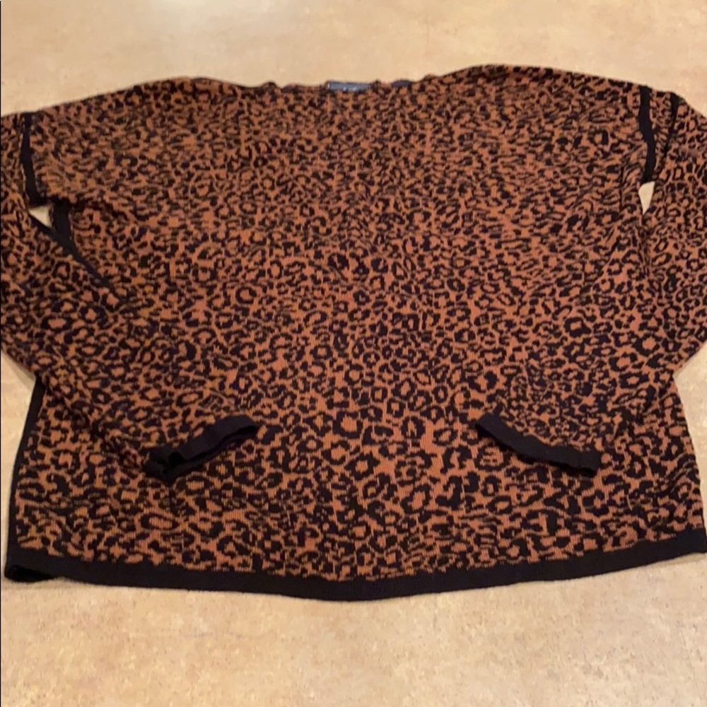 Women’s Daytrip sweater size small